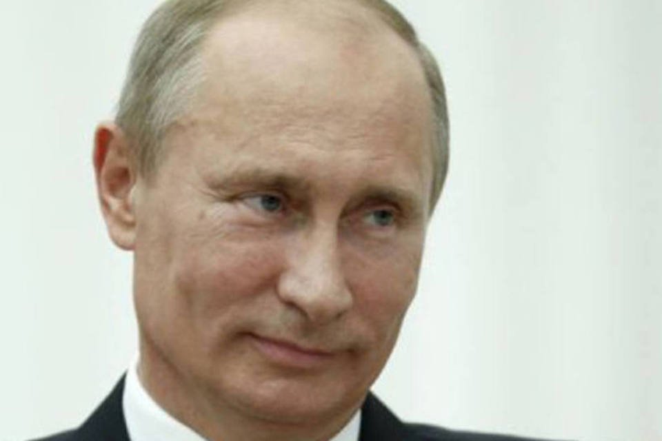 Alpinistas sobem pico Vladimir Putin no Quirguistão
