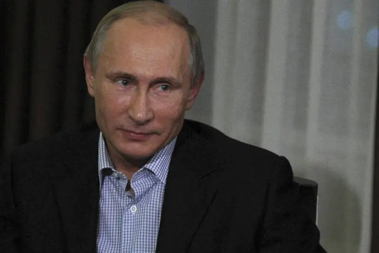 
	Vladimir Putin: &ldquo;um aprofundamento dos la&ccedil;os pol&iacute;ticos e da coopera&ccedil;&atilde;o comercial e econ&ocirc;mica definitivamente &eacute; do interesse dos povos&quot;
 (Mikhail Klimentyev/Reuters)