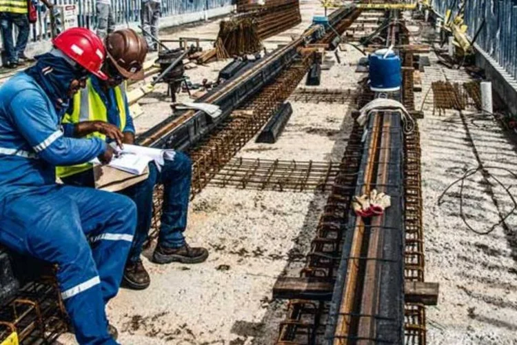 
	Obra do VLT em Cuiab&aacute;: com formato de ferradura, viaduto tem 278 metros de extens&atilde;o
 (José Medeiros/EXAME)