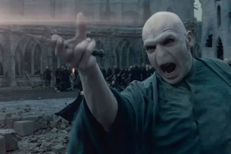 Uma representação de 12 metros de altura de Lord Voldemort deve perseguir outros personagens da literatura inglesa, segundo jornal (Divulgação)