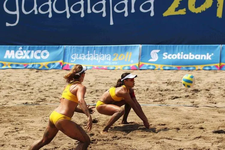 Juliana Silva e Larissa França: O vôlei de praia brasileiro vive ótimo momento nos Jogos de Londres (Getty Images)