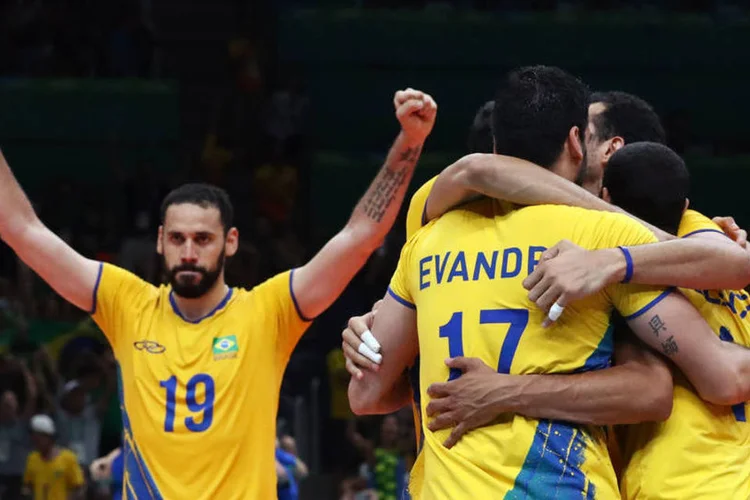 
	V&ocirc;lei masculino: a sele&ccedil;&atilde;o manteve a concentra&ccedil;&atilde;o e conseguiu administrar a vantagem
 (Yves Herman/Reuters)