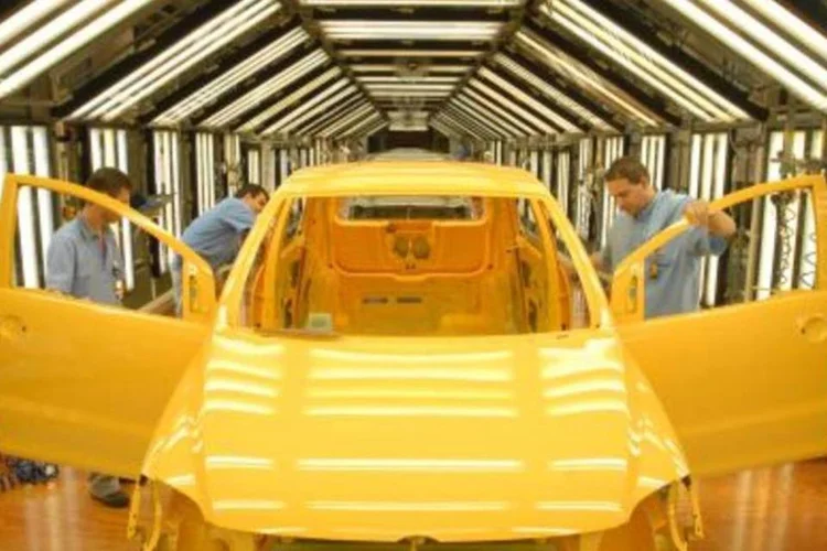 Fábrica da Volkswagen: empresa não indetificou sinais de recuperação no mercado alemão (.)