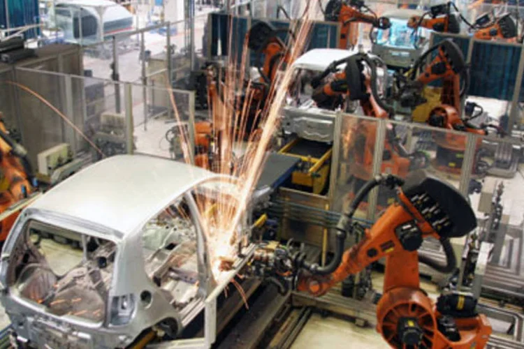 Volks na Alemanha: representantes dos trabalhadores garantem que pelo menos três fábricas Volkswagen podem ser fechadas na Alemanha e que dezenas de milhares de postos de trabalho podem ser suprimidos (.)