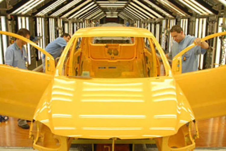 No total, a Volkswagen tem 5,6 mil trabalhadores - 4 mil diretos e 1,6 mil terceirizados (.)