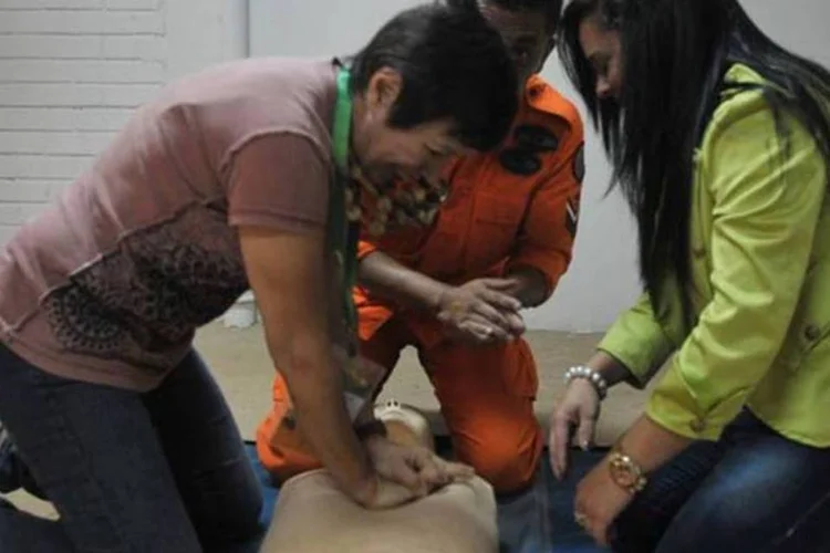 Treinamento: voluntários que vão atuar durante o Mundial aprenderam algumas noções de primeiros-socorros (Antonio Cruz/Agência Brasil)