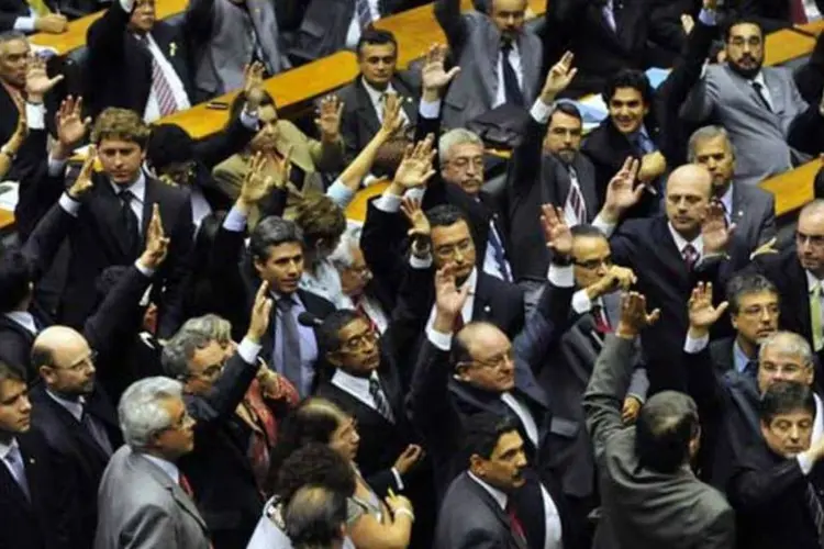 Sessão de votação do reajuste do salário mínimo: governo venceu a batalha ontem (Renato Araújo/Agência Brasil)
