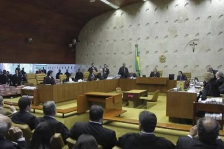 Visão geral mostra sessão de julgamento do mensalão na Suprema Corte, em Brasília (Ueslei Marcelino/Reuters)