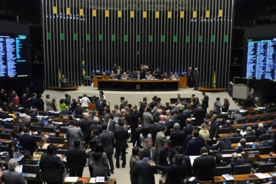 Câmara aprova em 1º turno PEC da defensoria pública