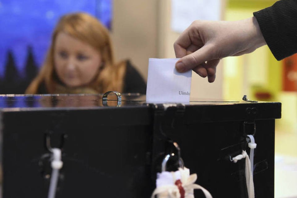 Centros de votação abrem para eleições gerais na Irlanda