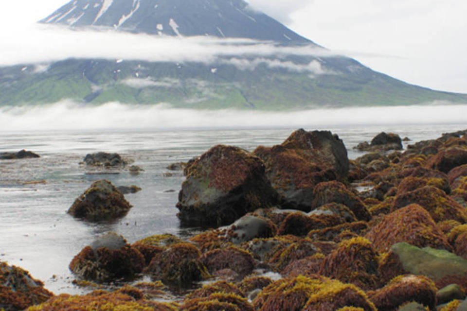 Vulcão no Alasca pode entrar em erupção e ameaça voos