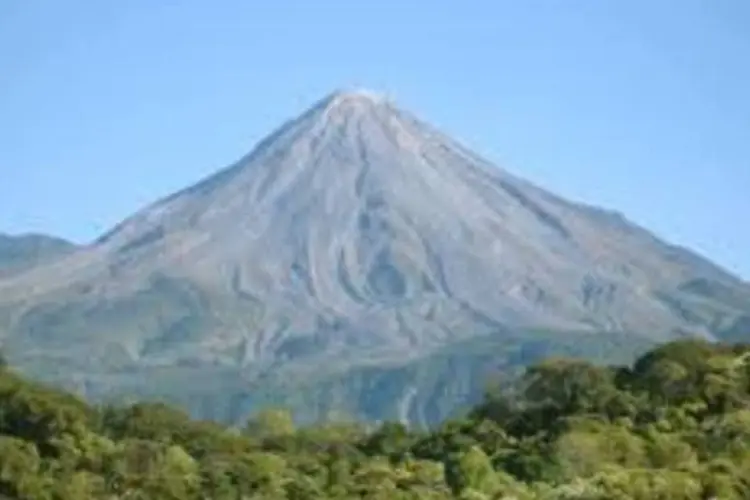 Vulcão Colima, no México, continua em erupção (Wikimedia Commons)