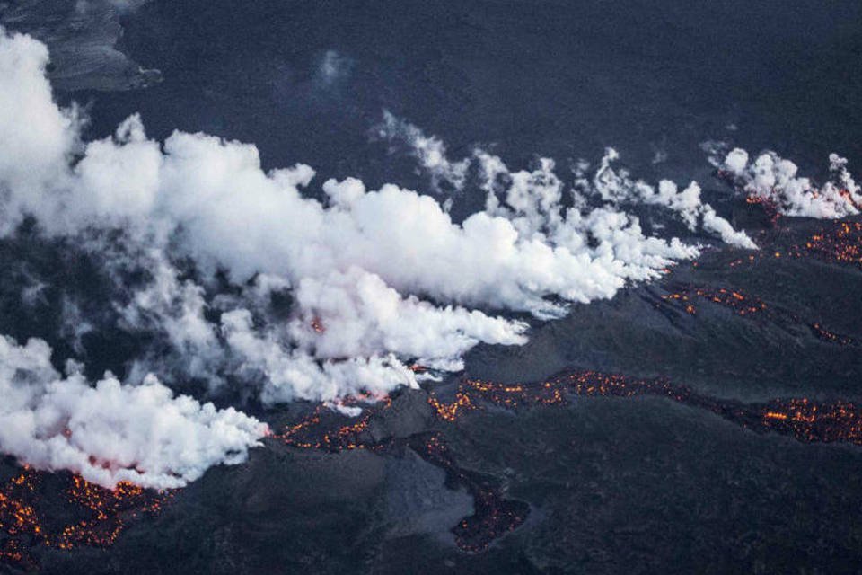 Islândia rebaixa nível de alerta por vulcão