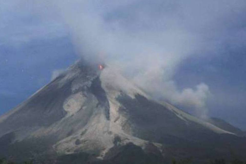 Erupção do vulcão Merapi faz primeira vítima fatal