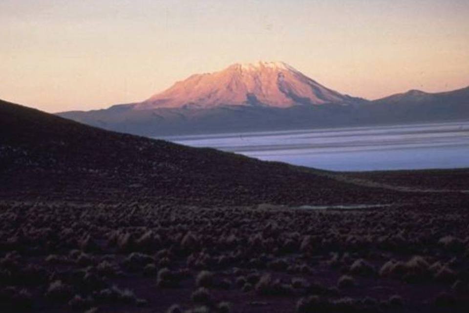 Vulcão pode cobrir de cinzas um raio de até 10 km no Peru