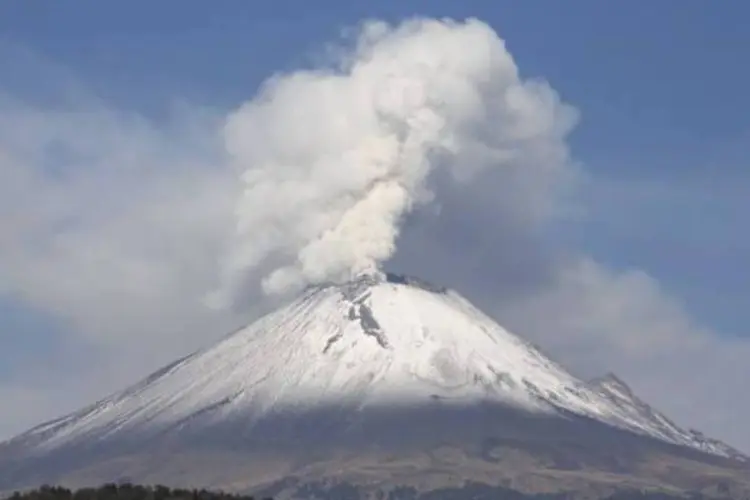 Vulcão: Popocatépetl é a segunda maior montanha do México e um dos 14 vulcões ativos do país (Reuters)