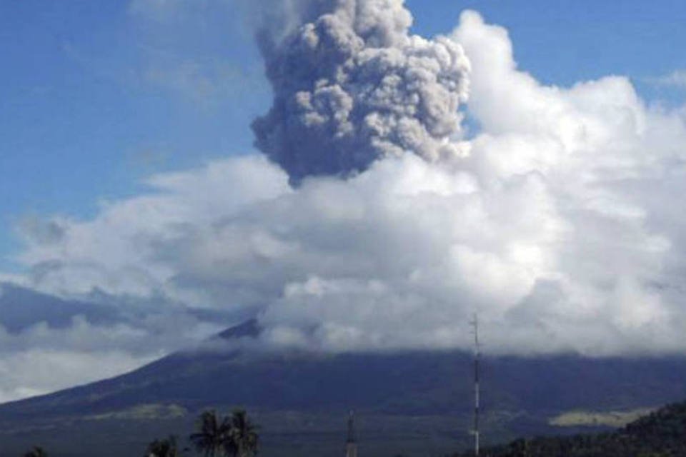 Explosão freática em vulcão filipino deixa 5 mortos