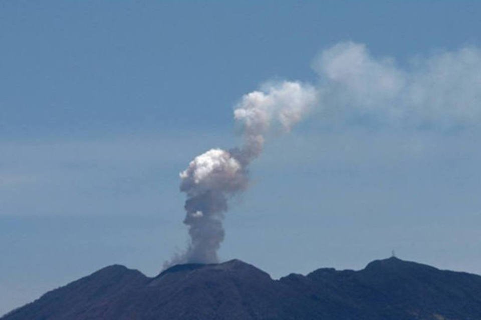 Chile retira moradores da região do vulcão Copahue