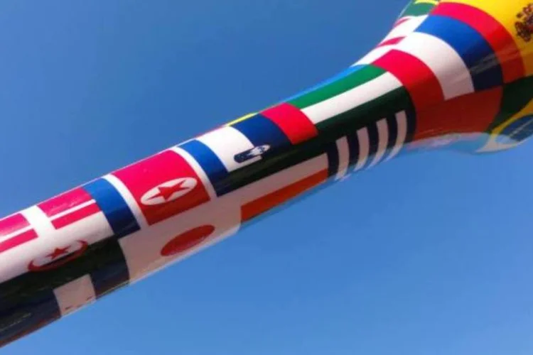 Entre os 181 instrumentos tocados, o grupo incorporou até a Vuvuzela, famosa na Copa do Mundo na África do Sul, em 2010 (twicepix/Flickr)