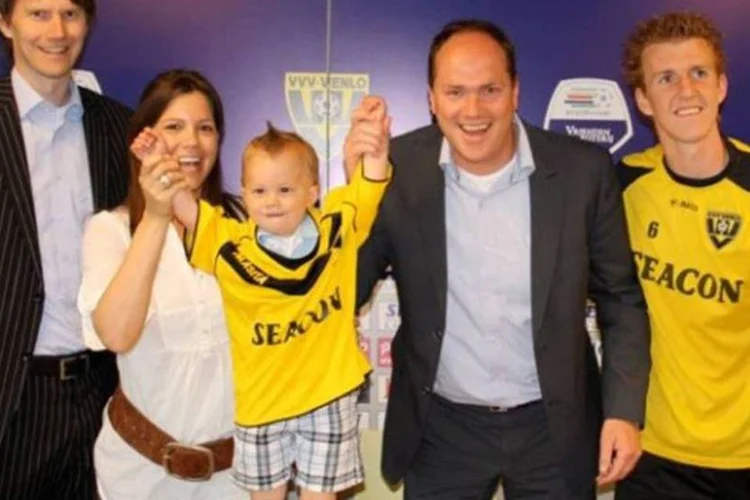 Baerke van der Meij: "contratação" da nova estrela do time contou com apresentação oficial (Divulgação/Site oficial do VVV-Venlo)