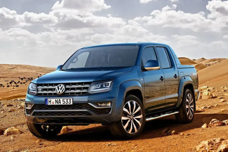 Amarok 2017: a picape ganhou frente com linhas mais angulosas (Divulgação/Divulgação)