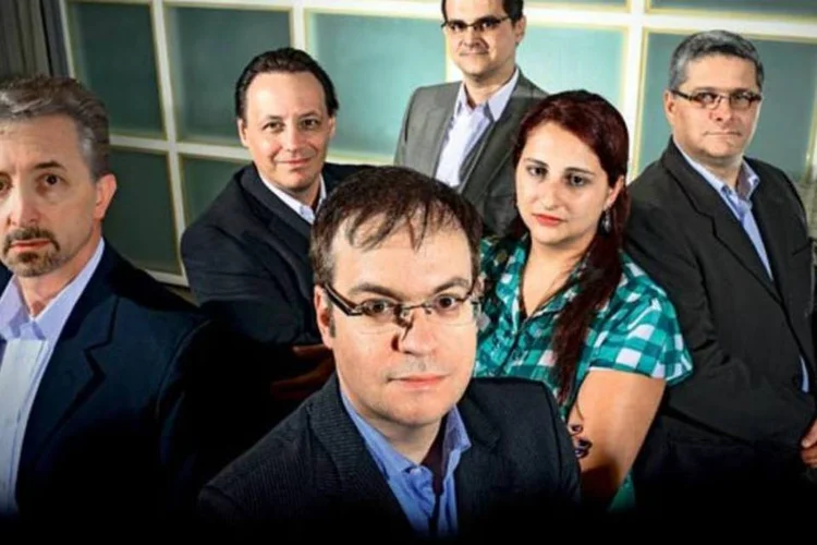 Giovanini (à frente), da Siemens, e sua equipe: parte de um time de 600 profissionais (Alexandre Battibugli/EXAME.com)