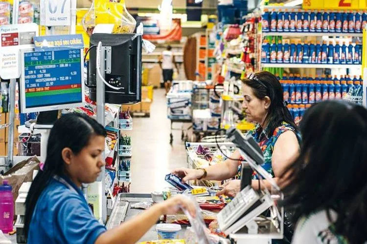 
	Walmart: mudan&ccedil;a na gest&atilde;o acontece enquanto a rede planeja fechamento de lojas por todo o pa&iacute;s
 (Germano Lüders/EXAME)