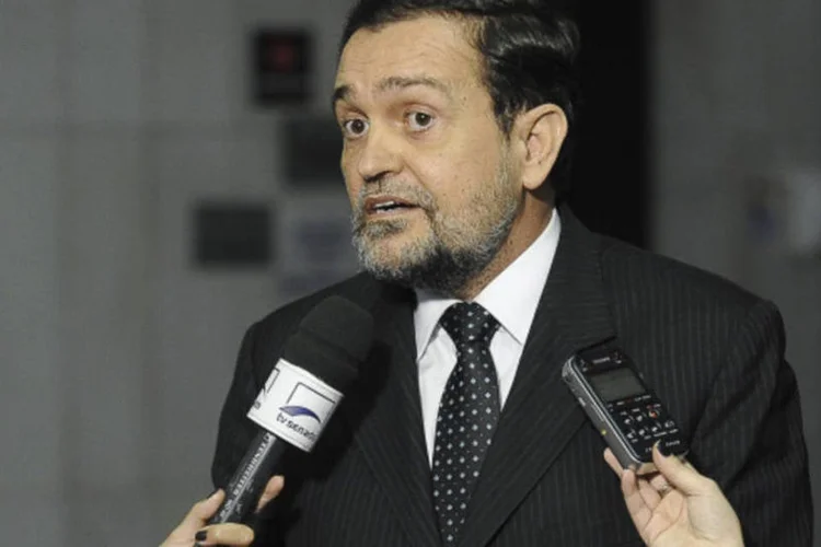 
	O senador Walter Pinheiro: &quot;em um dia n&atilde;o d&aacute; para votar uma mat&eacute;ria como essa&quot;
 (Fabio Rodrigues Pozzebom/ABr)