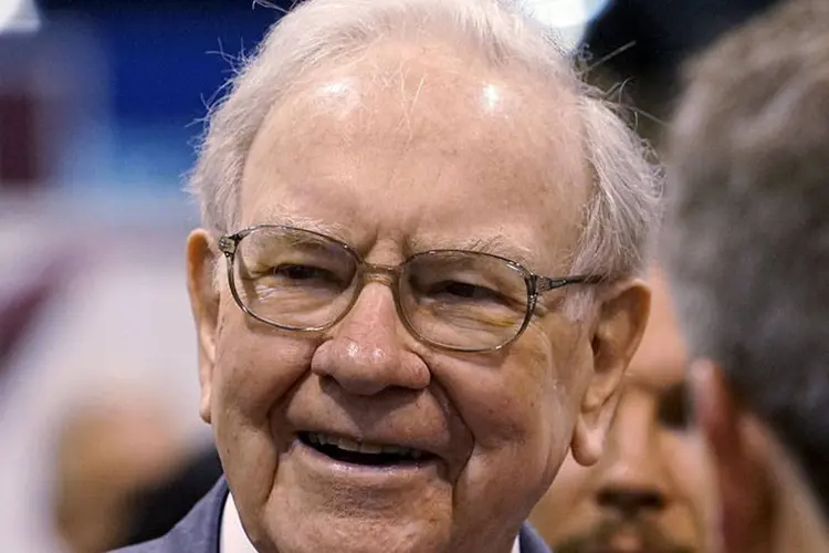 
	Warren Buffett no encontro anual da Berkshire em Omaha, Nebraska: a reuni&atilde;o &eacute; o maior evento de Omaha
 (REUTERS/Rick Wilking)