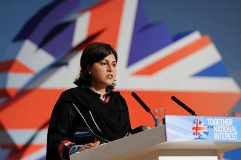 Ministra britânica deixa governo por divergências sobre Gaza