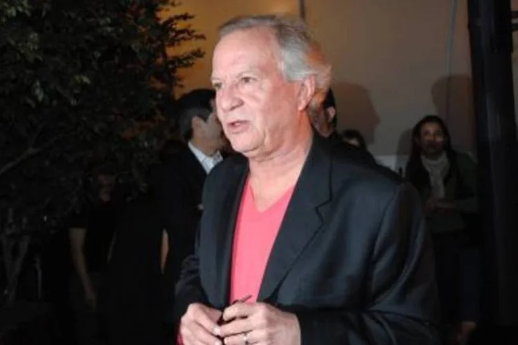 O publicitário brasileiro Washington Olivetto uniu-se à rede de agências de propaganda americana McCann-Erickson para enfrentar novos desafios. (.)