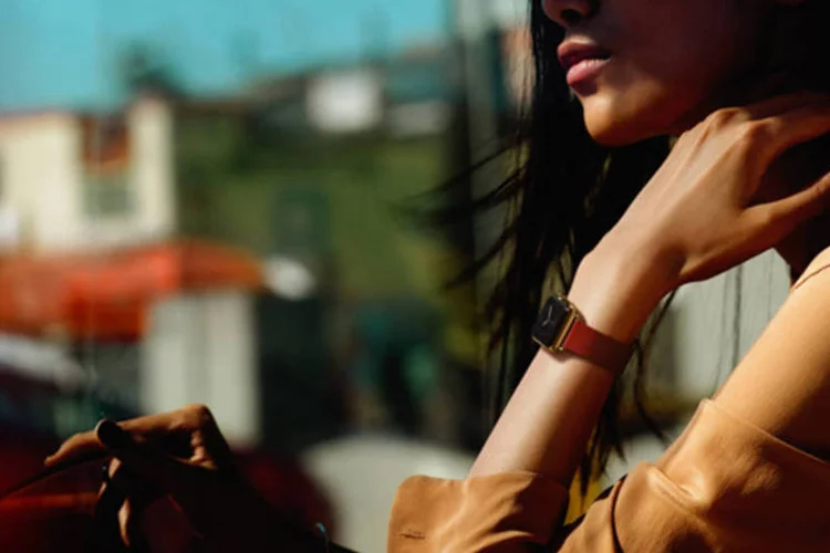 
	Apple Watch: modelo de a&ccedil;o inoxid&aacute;vel ser&aacute; vendido por 500 d&oacute;lares, de acordo com site iGen.fr
 (Divulgação/Apple)