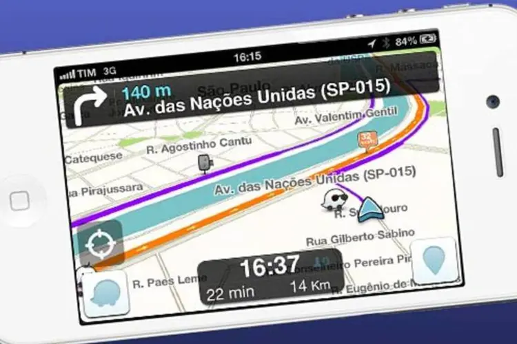 
	Aplicatico Waze no iPhone: app usa sinais de sat&eacute;lite captados pelos smartphones de seus usu&aacute;rios para gerar mapas com informa&ccedil;&otilde;es de condi&ccedil;&otilde;es de tr&aacute;fego
 (Waze/Reprodução)