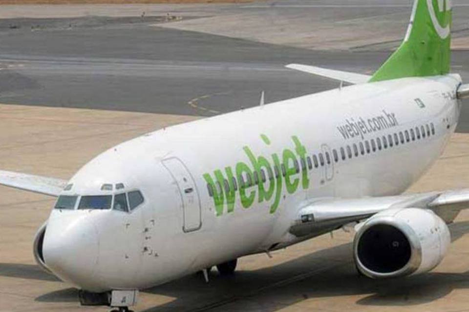 Webjet deixa de cobrar R$ 3 por copo de água durante voo