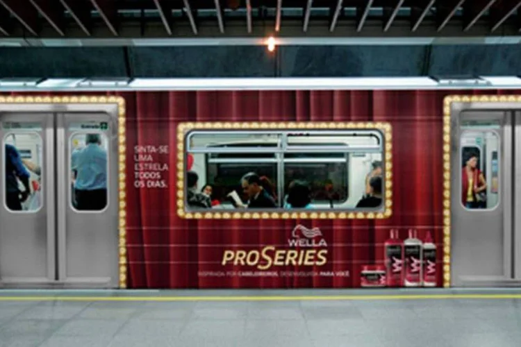 Ação da Wella no metrô do Rio de Janeiro: A estratégia é fazer com que mulheres se sintam estrelas (Divulgação)