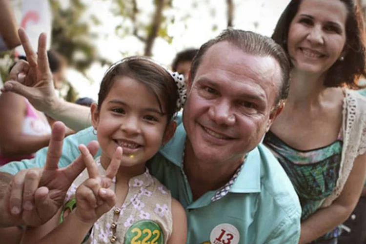 
	Wellington Fagundes, do PR: senador n&atilde;o tem previs&atilde;o de alta do hospital
 (Reprodução / Facebook)