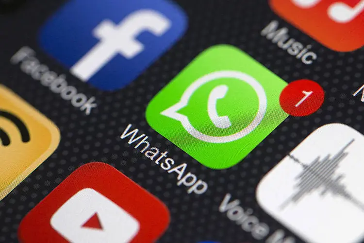 
	WhatsApp: as operadoras m&oacute;veis reclamam que o servi&ccedil;o de voz do aplicativo usa o n&uacute;mero p&uacute;blico, sem pagar nada por isso
 (Brent Lewin/Bloomberg)