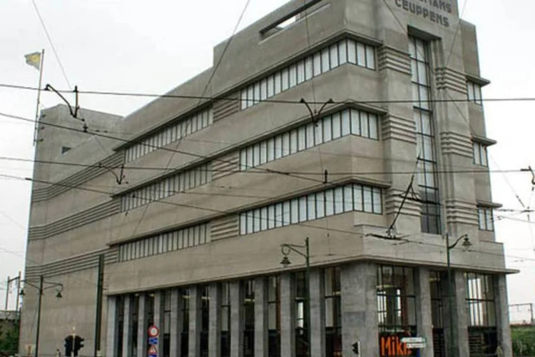 
	Museu Wiels, em Bruxelas: A curadora acredita que a exposi&ccedil;&atilde;o seria&nbsp;&#39;&#39;muito mais provocadora mas menos perturbadora&#39;&#39;&nbsp;se inclu&iacute;sse unicamente os retratos expl&iacute;citos
 (Wikimedia Commons)