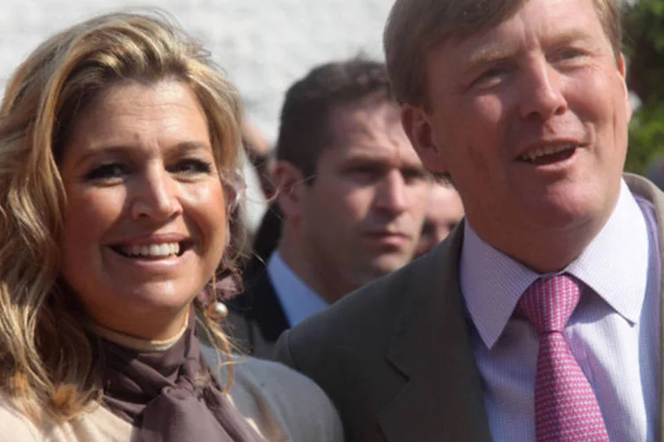 Em 2009, Willem Alexander e Máxima foram muito criticados por estarem construindo uma luxuosa vila em pleno período de crise econômica e ajuste orçamentário (Mark Renders/Getty Images)