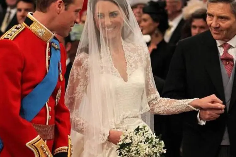 Kate se casou e conseguiu o título de duqueza ao lado do príncipe William (Getty Images)