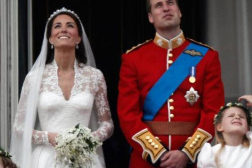 Duques de Cambridge, William e Kate saem em lua de mel