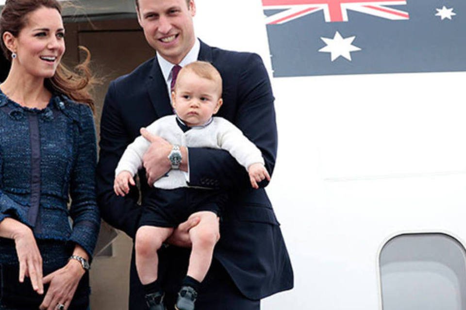 William, Kate e George iniciam viagem pela Austrália