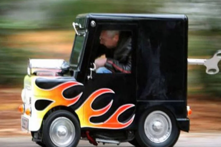 Wind Up, o menor carro do mundo (Patrik Stollarz/AFP)