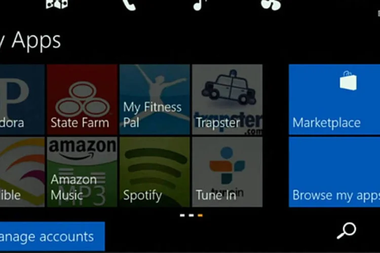 Sistema Windows Phone funcionando em um carro (Reprodução/YouTube)