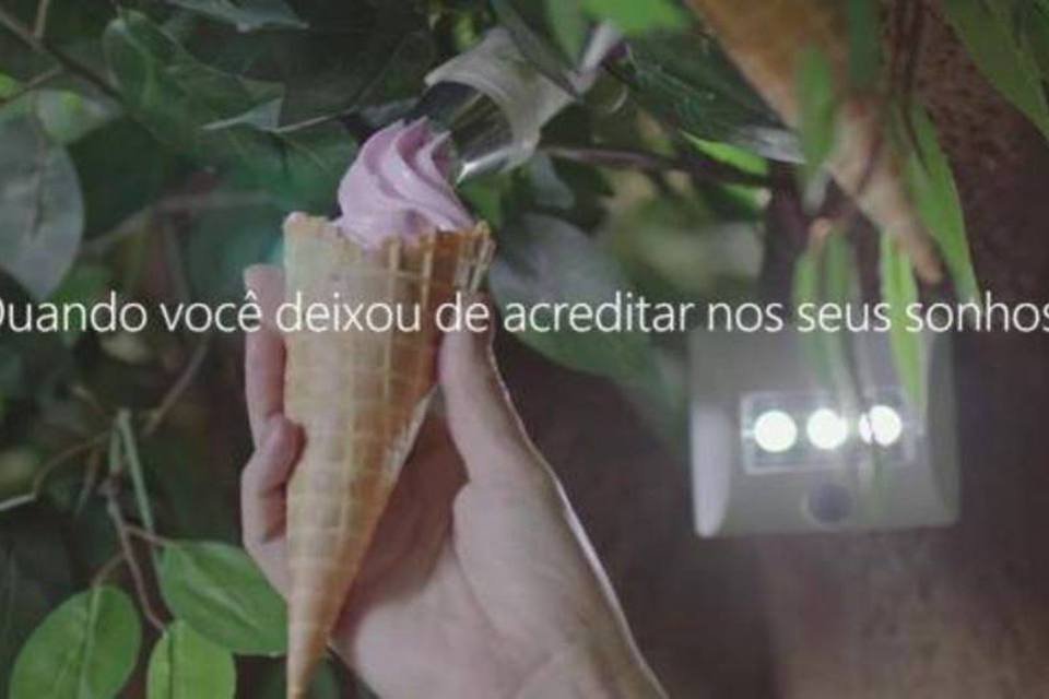 Microsoft cria árvore "que dá sorvete" em campanha