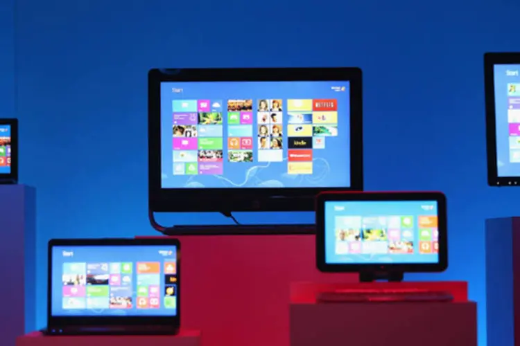 
	Computadores com Windows 8, da Microsoft: revolu&ccedil;&atilde;o de interface proposta&nbsp;pode n&atilde;o ter obtido o resultado esperado
 (Mario Tama/Gettu Image)
