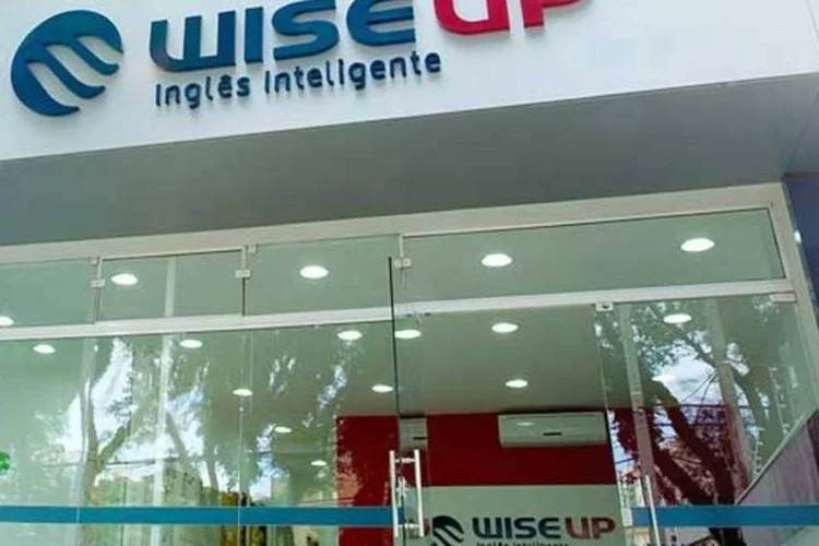 
	A Abril Educa&ccedil;&atilde;o pagou R$ 877 milh&otilde;es, ou cerca de 10 vezes seu Ebitda, pela escola de ingl&ecirc;s Wise Up em 8 de fevereiro
 (Divulgação)