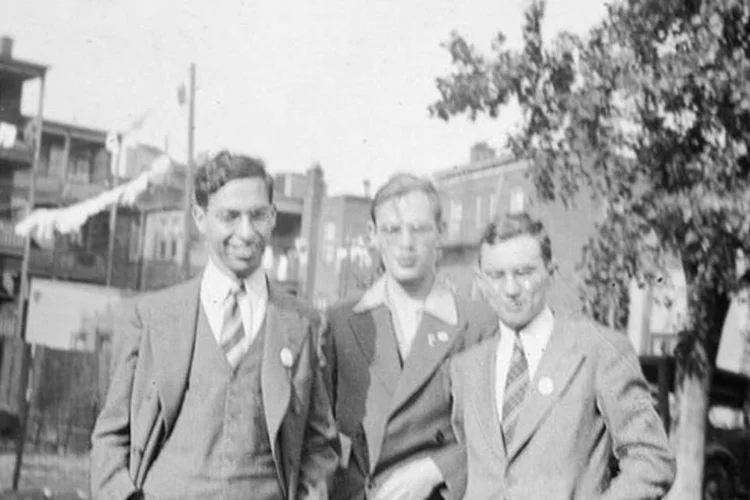 Foto familiar de Donald Allen Wollheim, Frederik Pohl e John Michel (Wikimedia Commons)