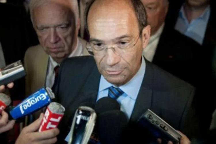 Ministro do trabalho francês, Eric Woerth, será interrogado sobre financiamento político ilegal com dinheiro de Liliane Bettencourt, herdeira do grupo L&#039;Oréal (Fred Dufour/AFP)