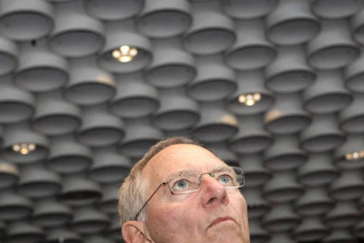 Schäuble: 55% dos títulosgregos em posse de instituições alemãs vencem após 2020 (Kai Pfaffenbach-Pool/Getty Images)